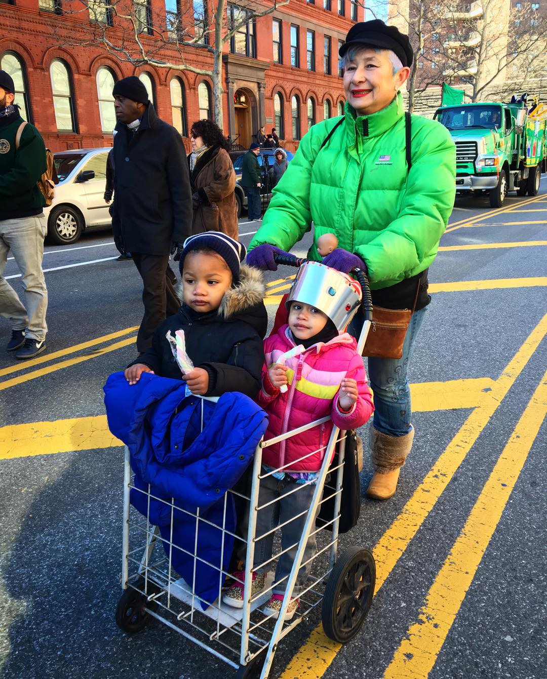 Travel in style #threekingsday #parade #museodelbarrio @elmuseo #eastharlem #uptown #NYC #travelinstyle #prettyprettynewyorkcity