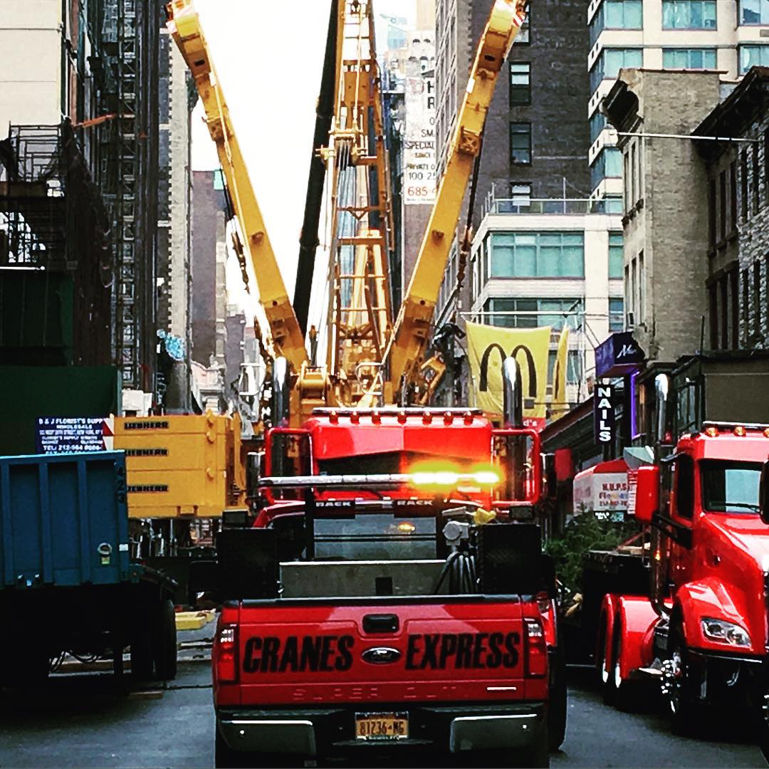 #Chelsea #NYC #prettyprettynewyorkcity #cranesexpress #lastsunday big #cranes