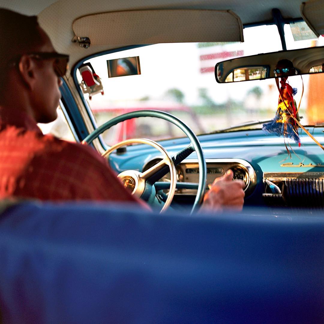 "#Havana taxi," another #photo of #habana #Cuba #streetphotography #forsale @laurahuron fantastic #Saugerties #upstate #newyork #homefurnishings store, @boscosmercantile. Check out the show or contact me for pricing. #color #blue #120film #16x20 #print #hasselblad #classiccar. Thanks!