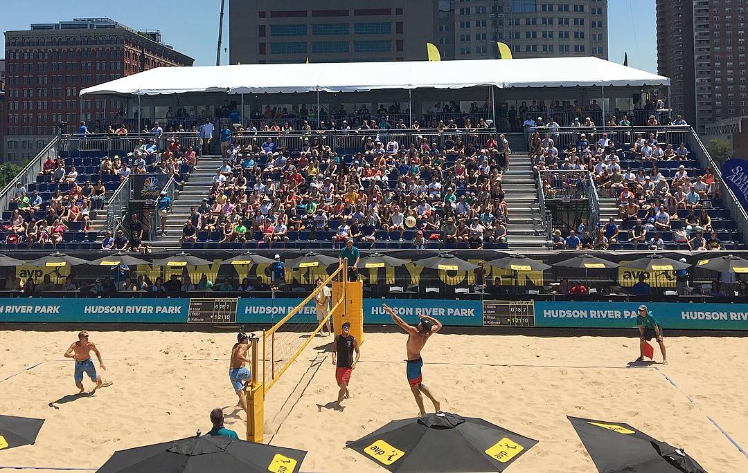 #bumpsetspike thanks @avpbeach for a fantastic tournament this weekend on #manhattan piers. You put on a great (FREE!!) show! #boom #prettyprettynewyorkcity #volleyball