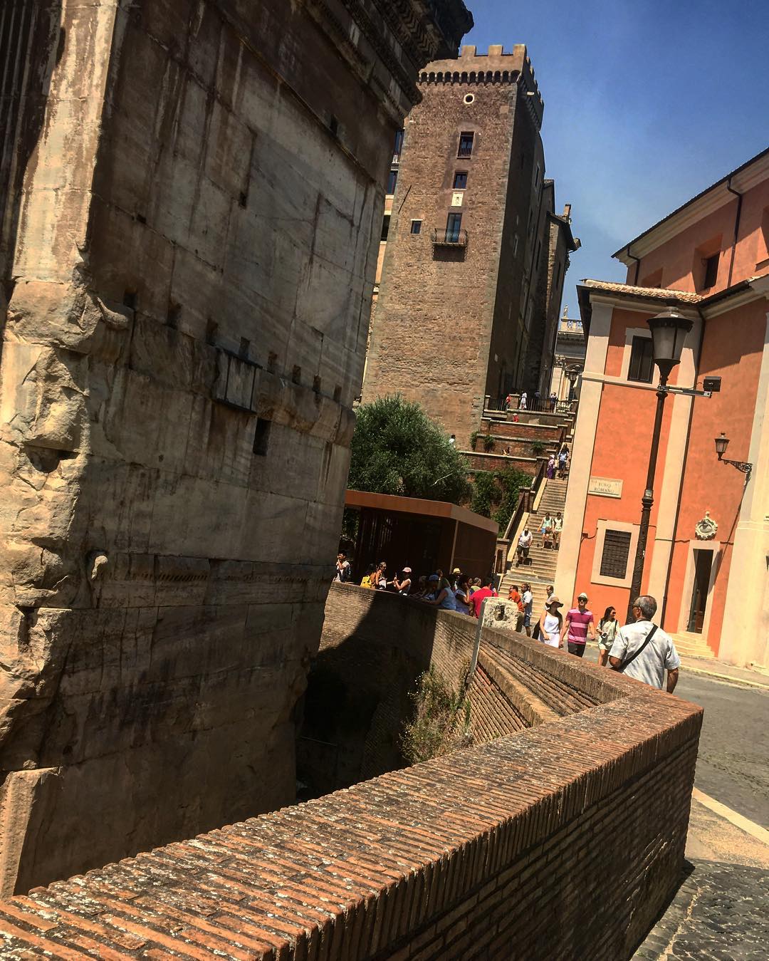 Another #dechirico in real life... #Roma #Rome #imperialforum #foroimperiale pre #spaldingmfa