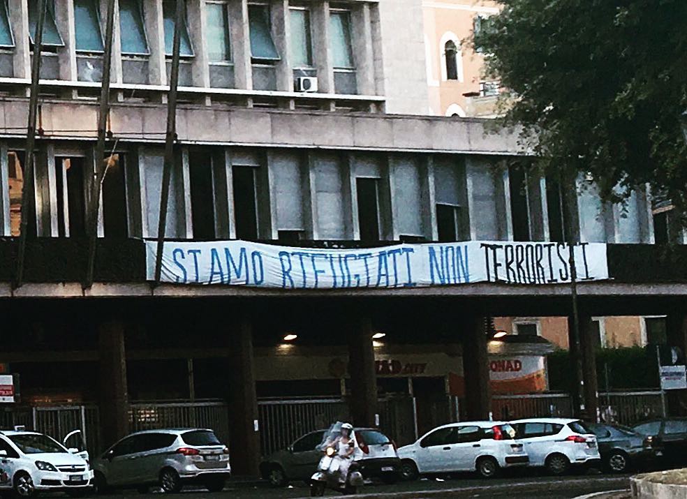 We are refugees not terrorists... Siamo rifugiati non terrorisiti #roma #rome #italia #italy #termini #spaldingmfa