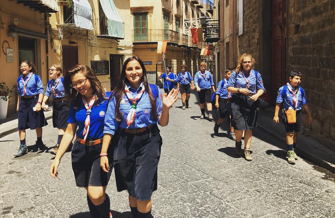 #Italian #scouts (I think) wandering through #castelbuono #sicily #sicilia today. Their adult leaders were walking 200 feet behind them eating #gelato. #buongiorno #idontblamethem